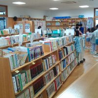 休み時間の図書室