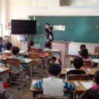 牛久小学校の学び（１年生）読み聞かせ